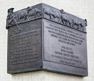 Eckrelief / Schaffries / Fallada-Zitat